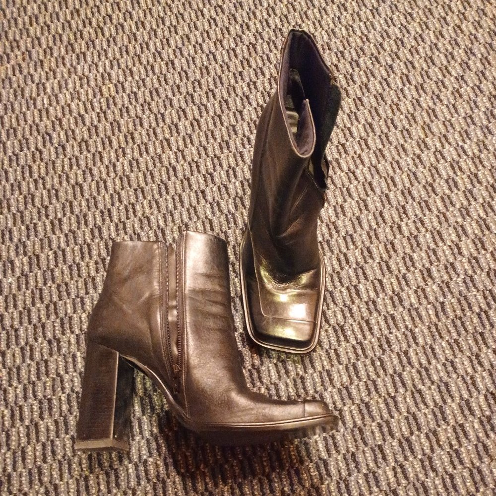 00s square toe ankle boots, size 11